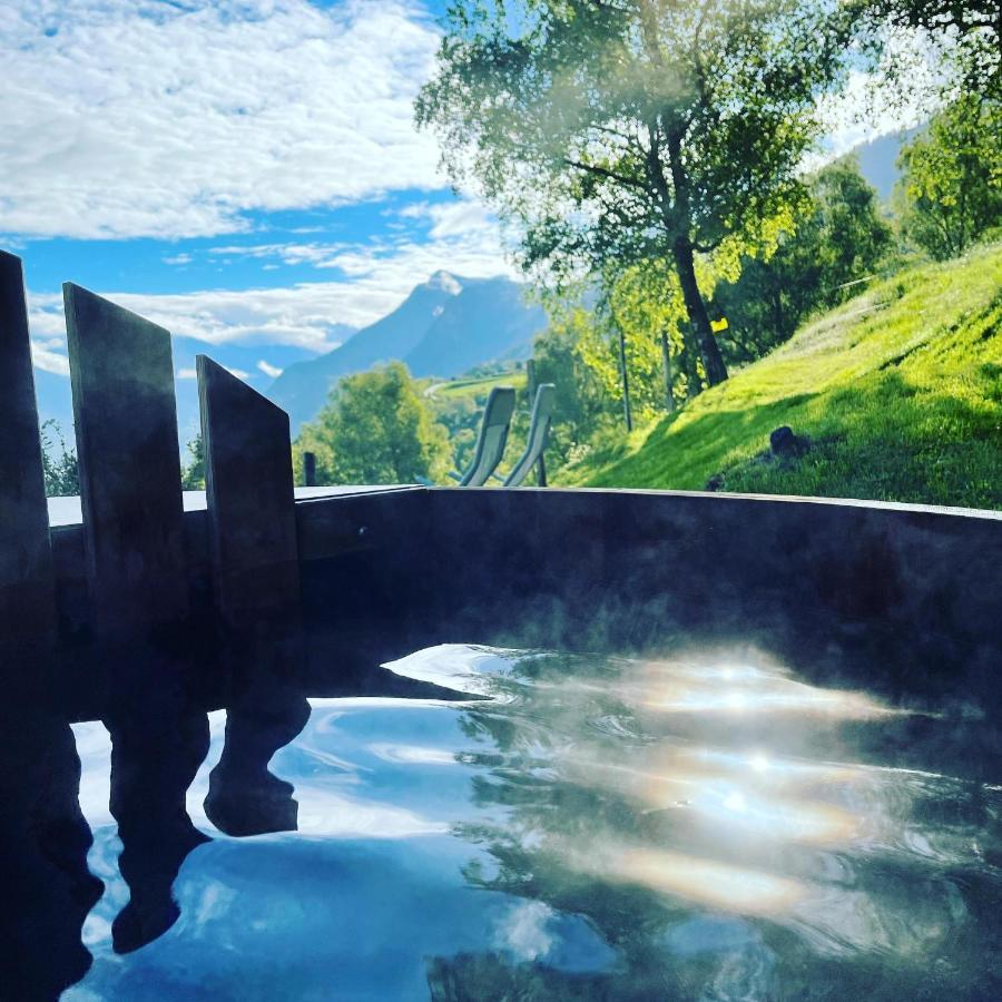 Eco Lodge With Jacuzzi And View In The Swiss Alps Grône Exterior foto