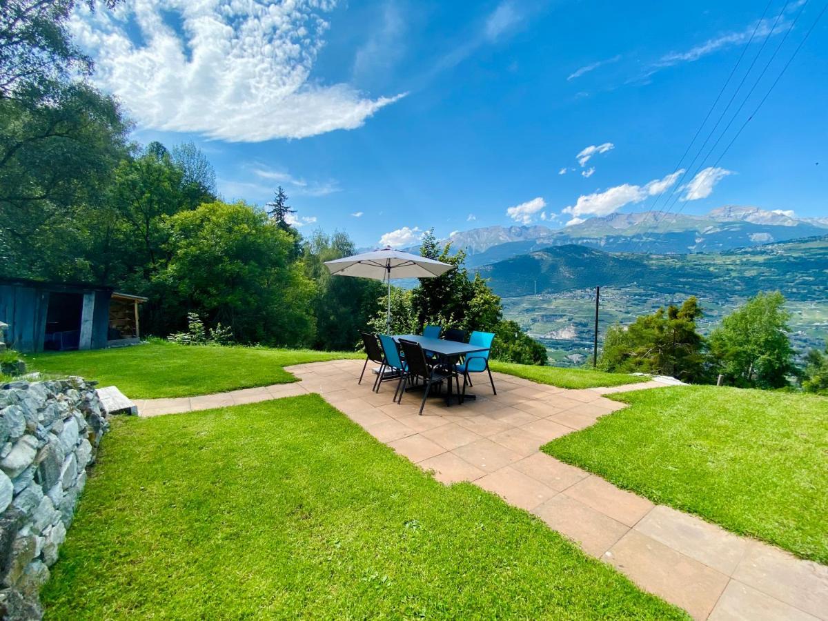 Eco Lodge With Jacuzzi And View In The Swiss Alps Grône Exterior foto